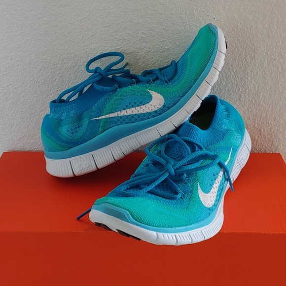 nike flyknit shoes womens